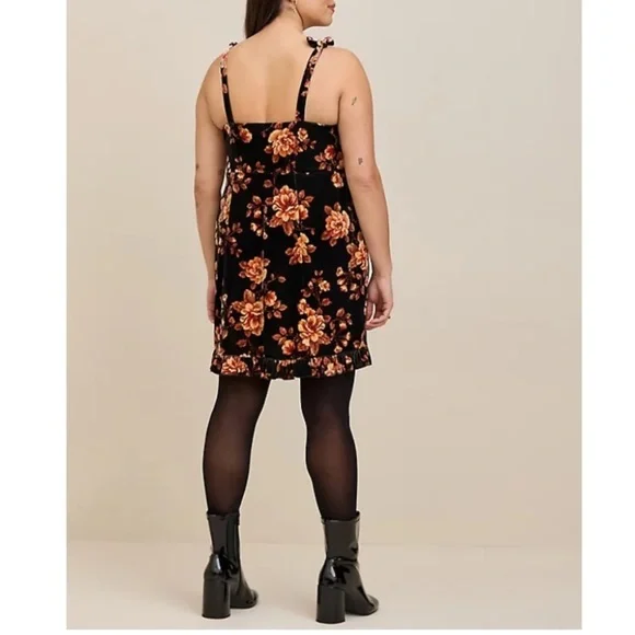 TORRID NWT AT THE KNEE VELVET RUFFLE TIER DRESS - Picture 4 of 6